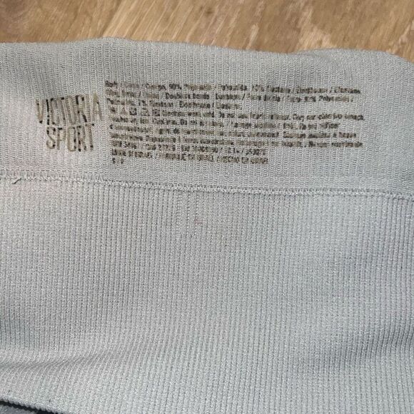 Victorias Secret Sport Gray Ribbed Crop Top Rounded Neck Sports Bra Womens Small - Picture 7 of 7